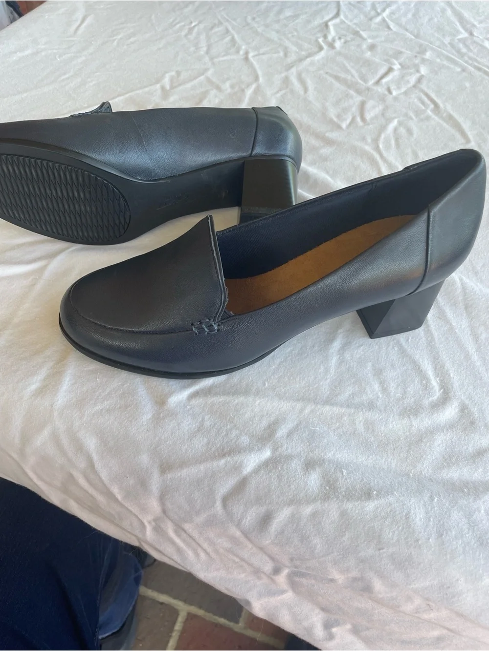 Trotters Navy Leather Block Heel Loafers Pumps Comfort Career Shoes 7.5W